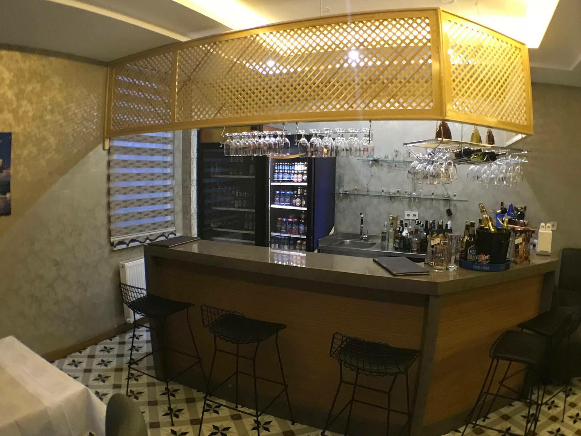 Garden Zara Hotel Restaurant Cafe Exterior foto